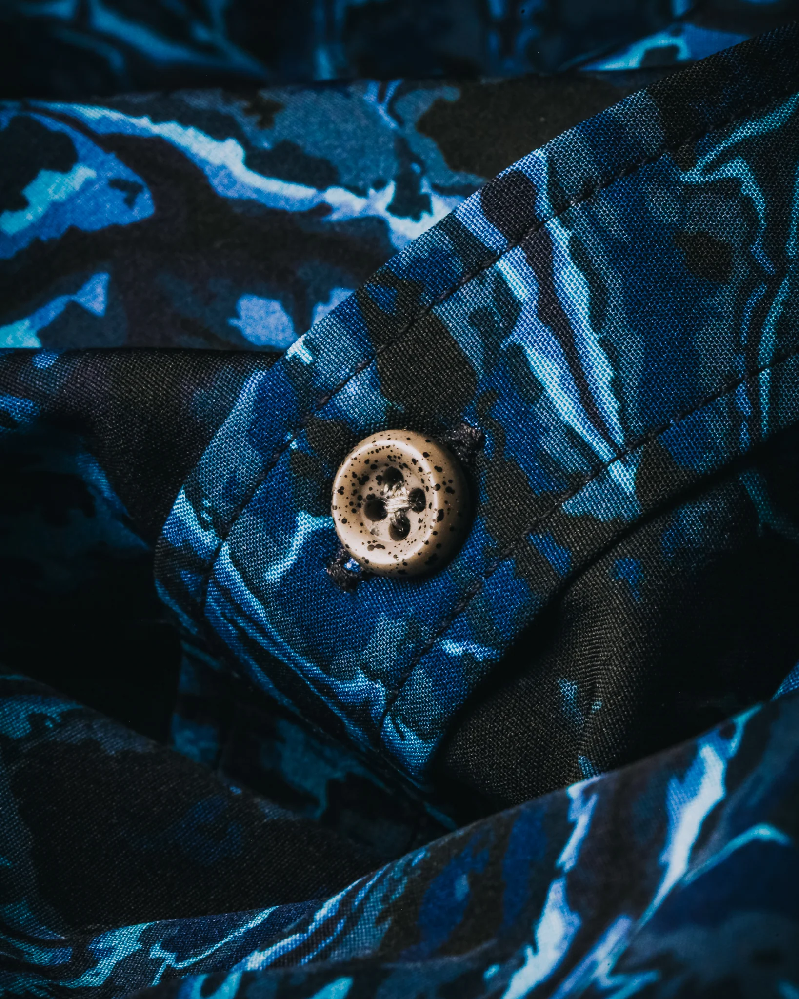 Chaves Knives Apibiru Shirt - Image 3
