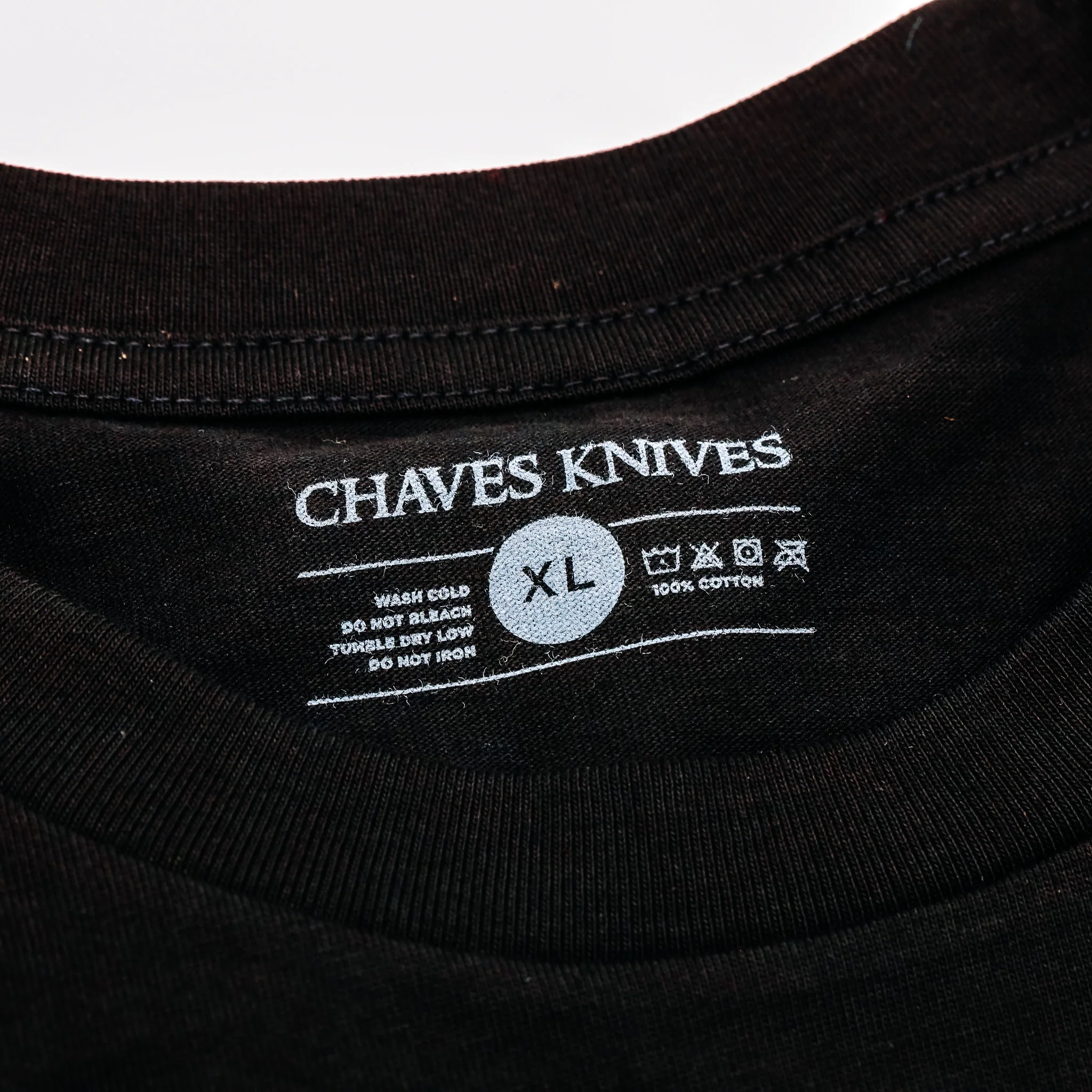 Chaves Knives Red Skull T-Shirt - Image 5